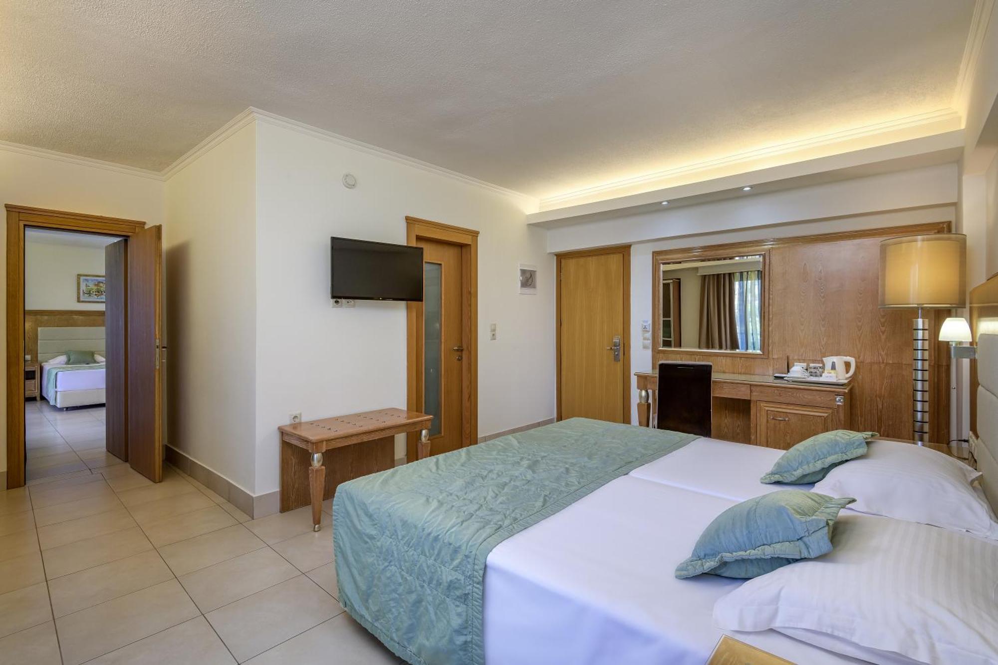 Natura Park Village Hotel & Spa Psalidi  Exterior foto